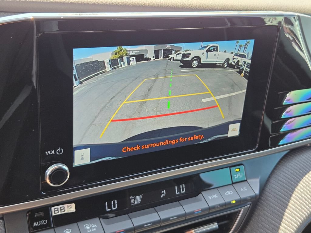 Used 2025 Toyota Camry SE FWD image 19