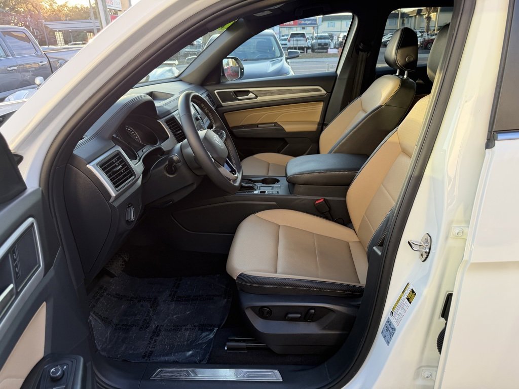 Used 2021 Volkswagen Atlas Cross Sport SE image 17