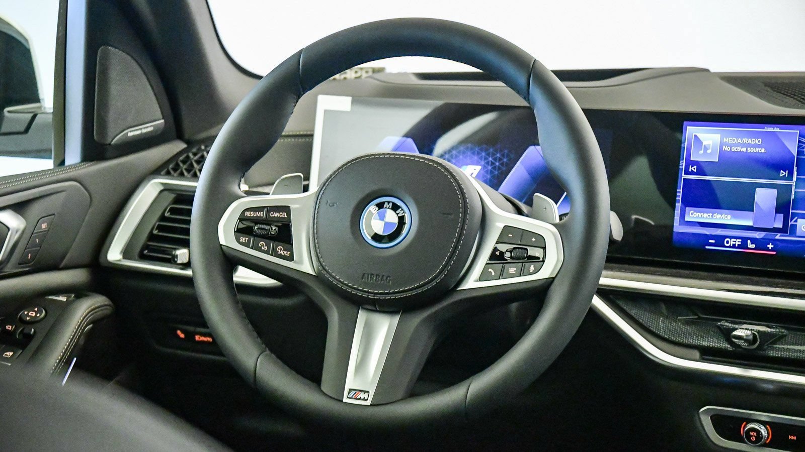 New 2026 BMW X5 xDrive50e w/ M Sport Package AWD/4WD image 13