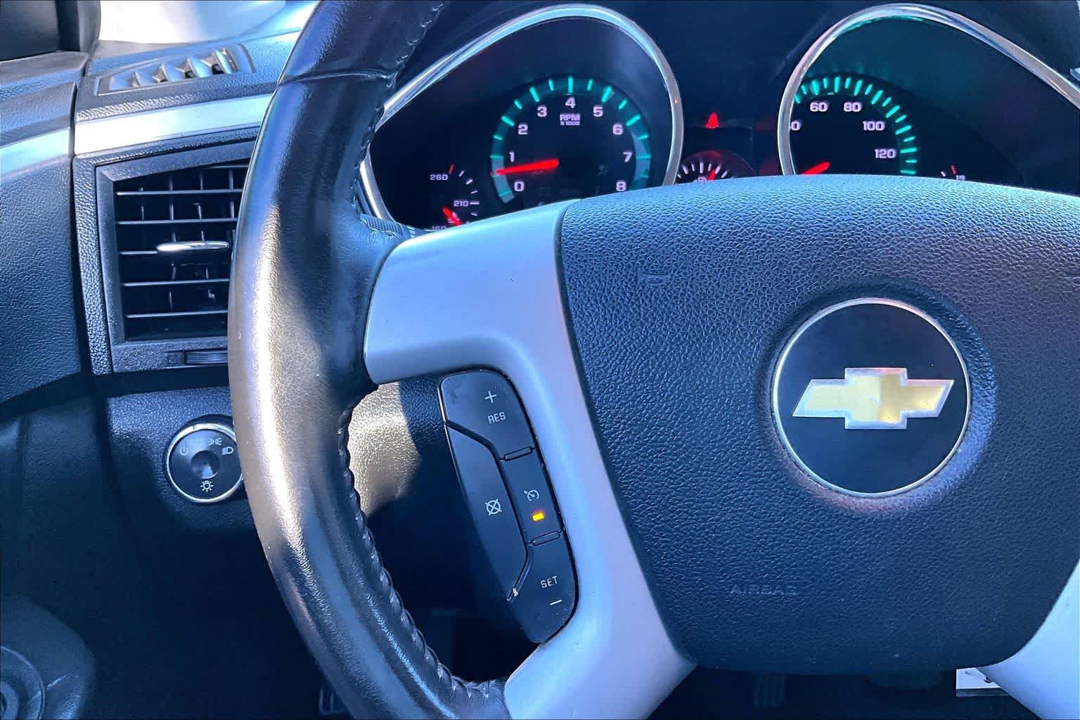 Used 2012 Chevrolet Traverse LT FWD image 22