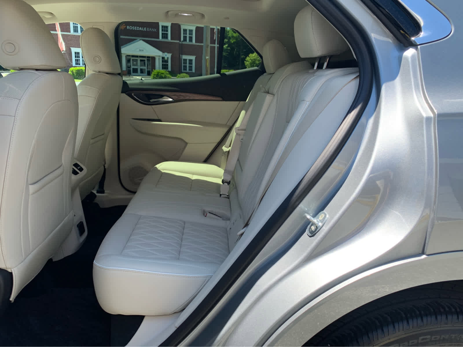 Used 2023 Buick Envision Avenir AWD/4WD image 23