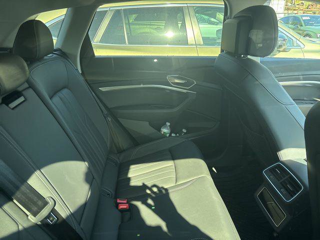 Certified 2023 Audi e-tron Premium Plus w/ Premium Plus Package AWD/4WD image 9