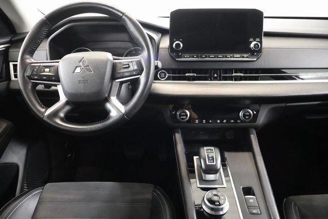 Used 2024 Mitsubishi Outlander SE AWD/4WD image 13