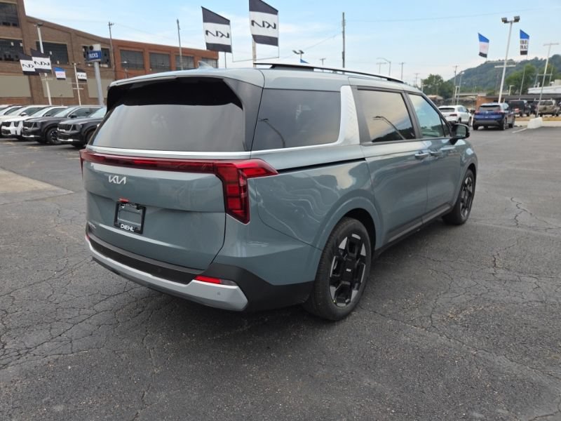 New 2027 Kia Carnival EX FWD image 7
