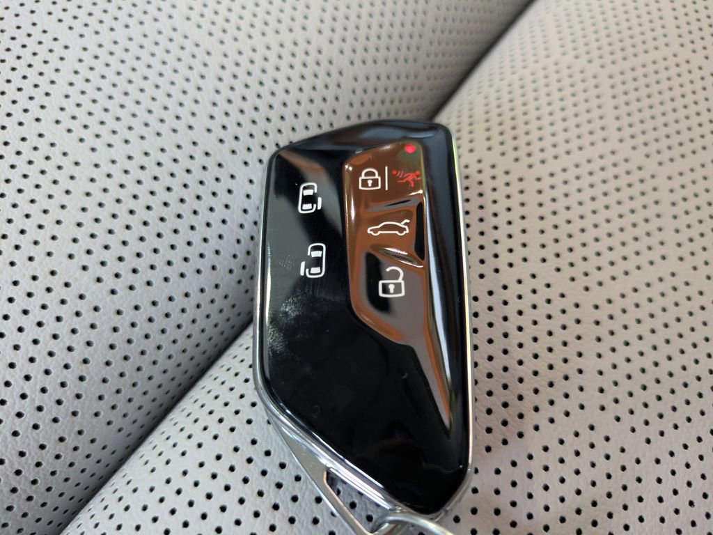 New 2025 Volkswagen ID. Buzz Pro S Plus image 26