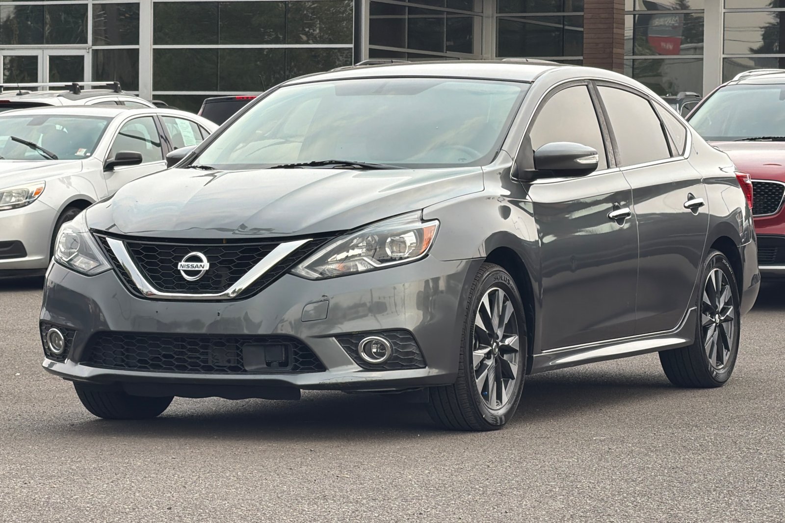 Used 2018 Nissan Sentra SR w/ Technology Package FWD image 9
