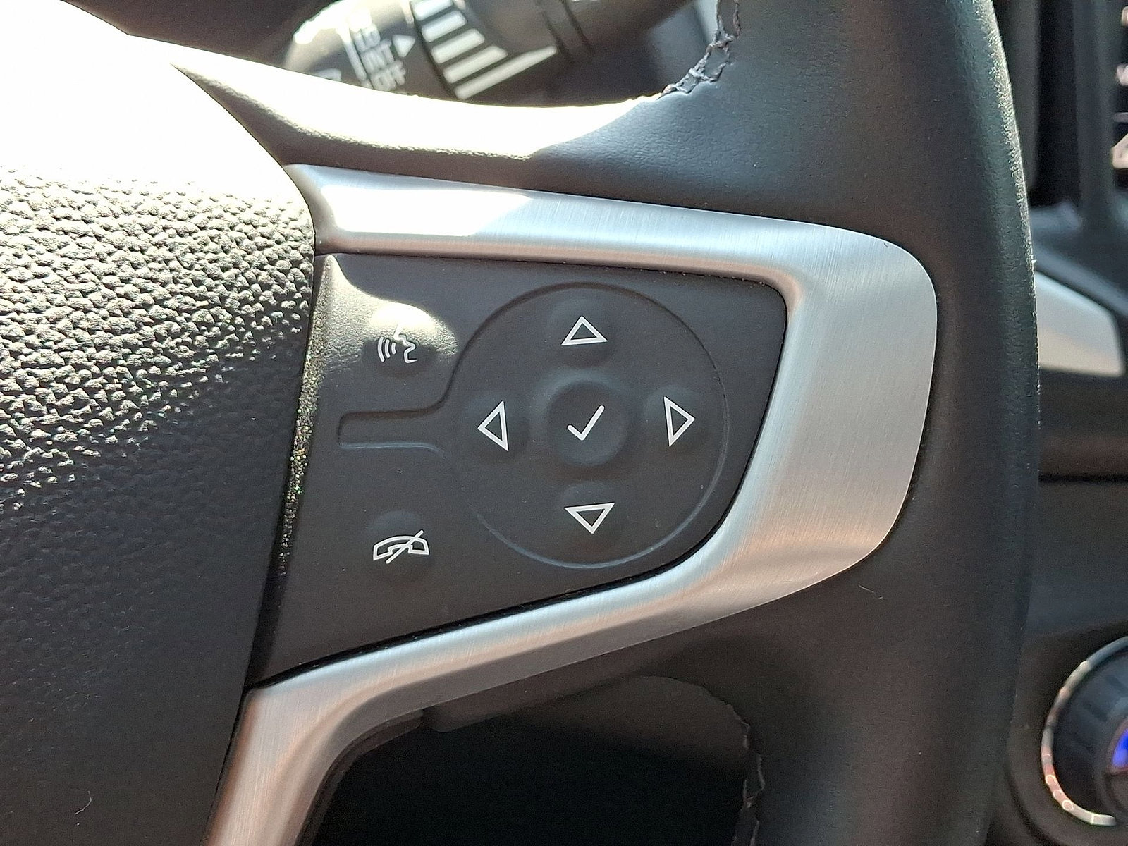 Certified 2023 GMC Terrain SLT w/ Infotainment Package II image 18