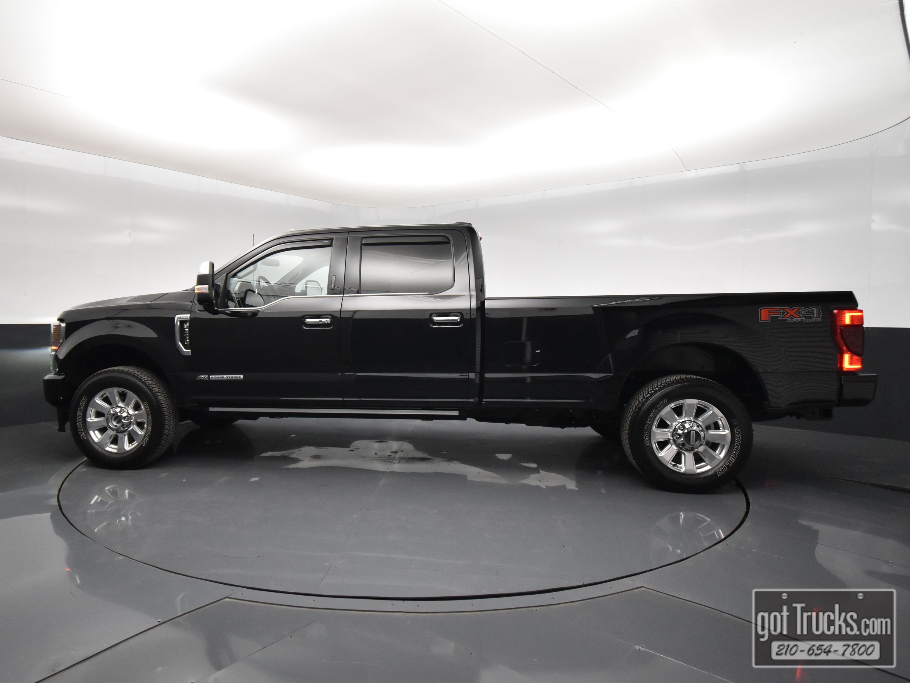 Used 2022 Ford F350 Platinum image 3