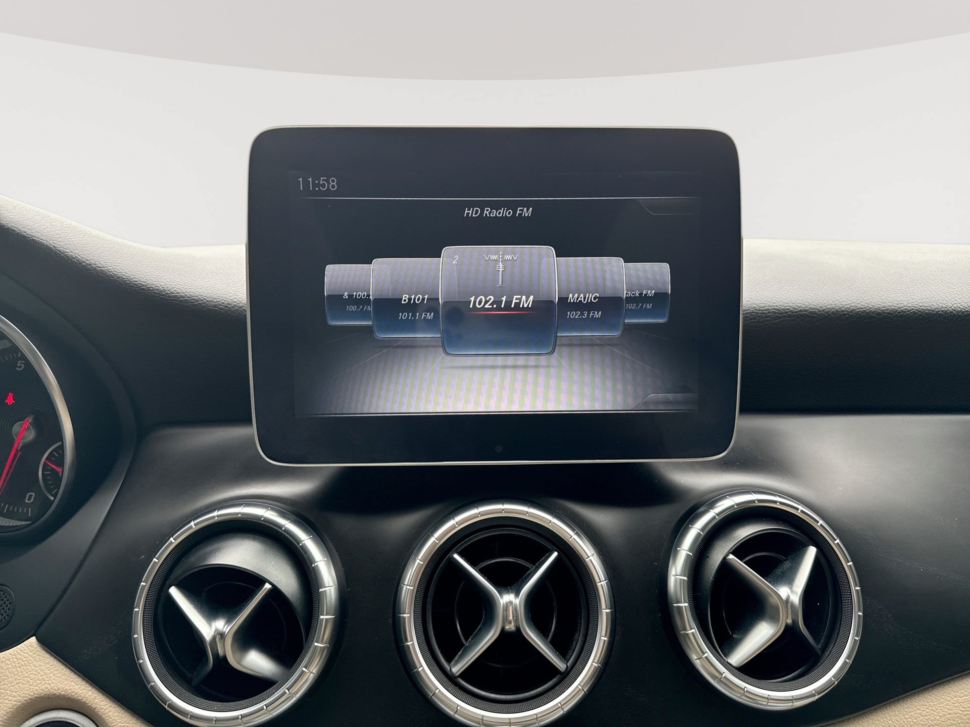 Used 2019 Mercedes-Benz CLA 250 4MATIC image 12
