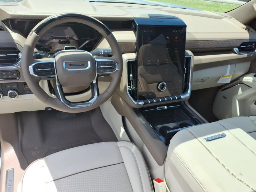 New 2026 GMC Yukon Denali w/ Denali Reserve Package AWD/4WD image 17