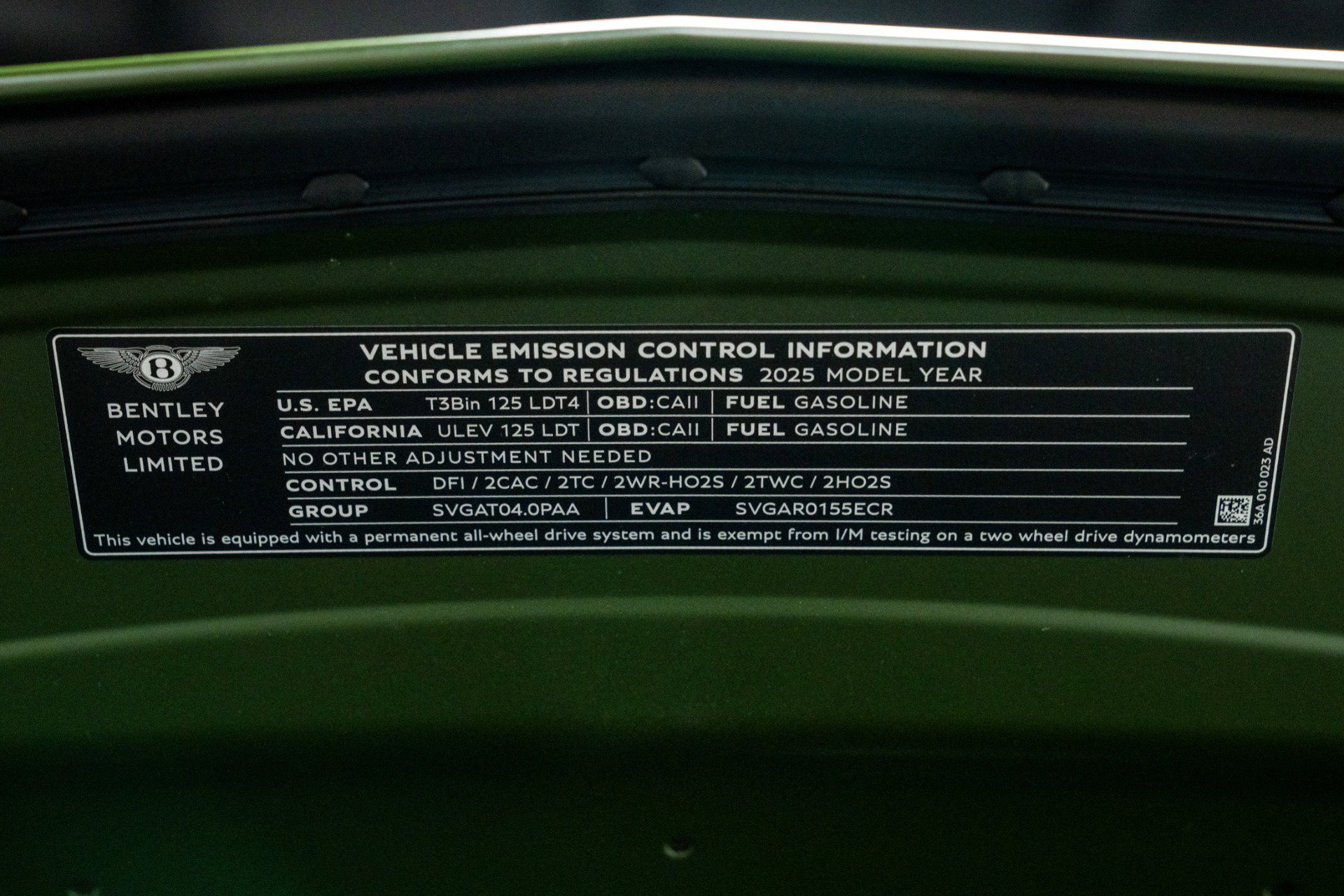 Used 2025 Bentley Bentayga image 46