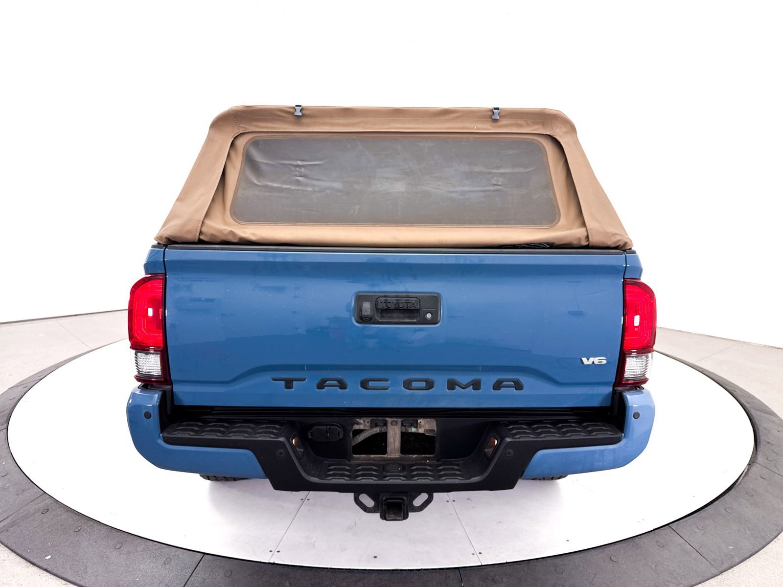 Used 2019 Toyota Tacoma TRD Off-Road w/ Technology Package AWD/4WD image 14