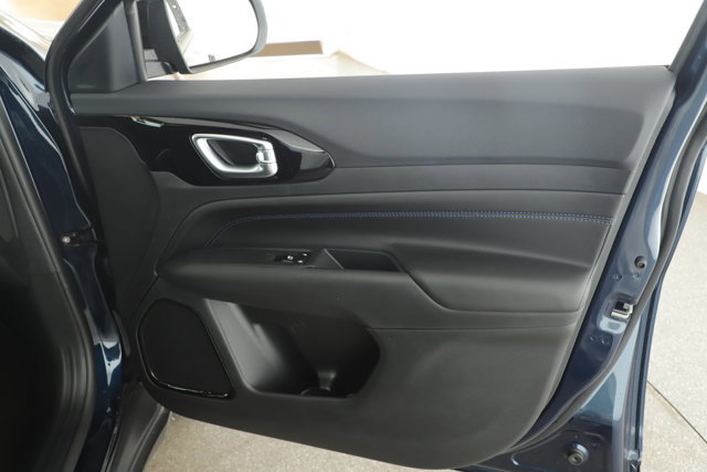 New 2026 Jeep Compass Latitude image 11