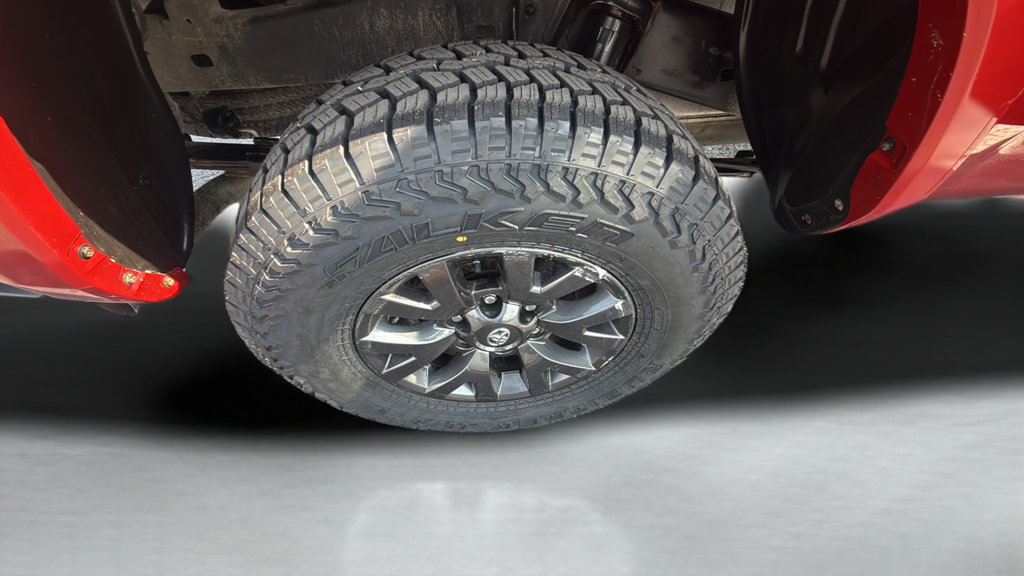 Used 2021 Toyota Tacoma SR5 AWD/4WD image 32