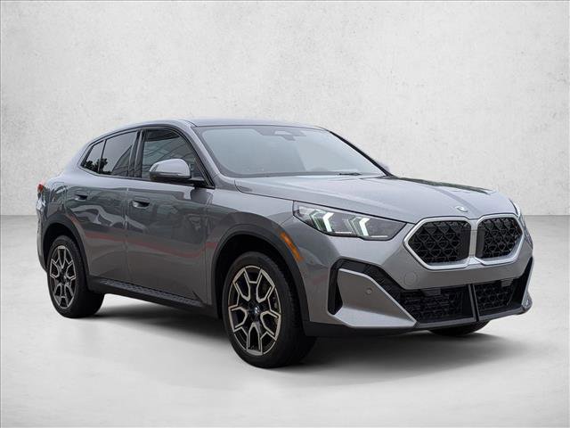 Used 2026 BMW X2 xDrive28i AWD/4WD image 3