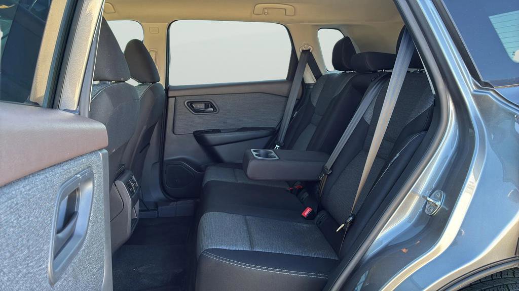 Used 2022 Nissan Rogue S image 30