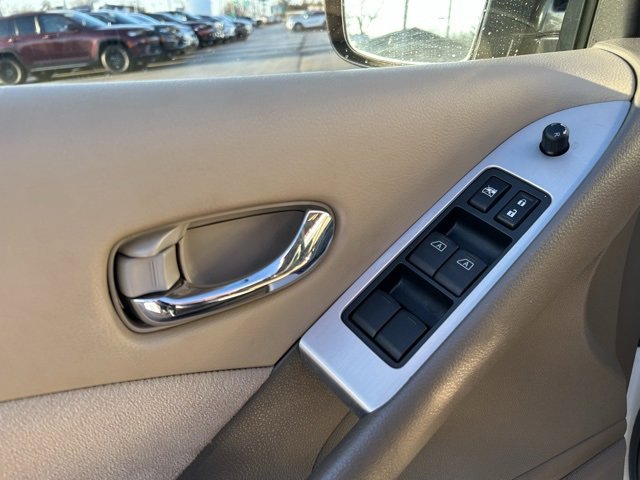 Used 2010 Nissan Murano S image 25