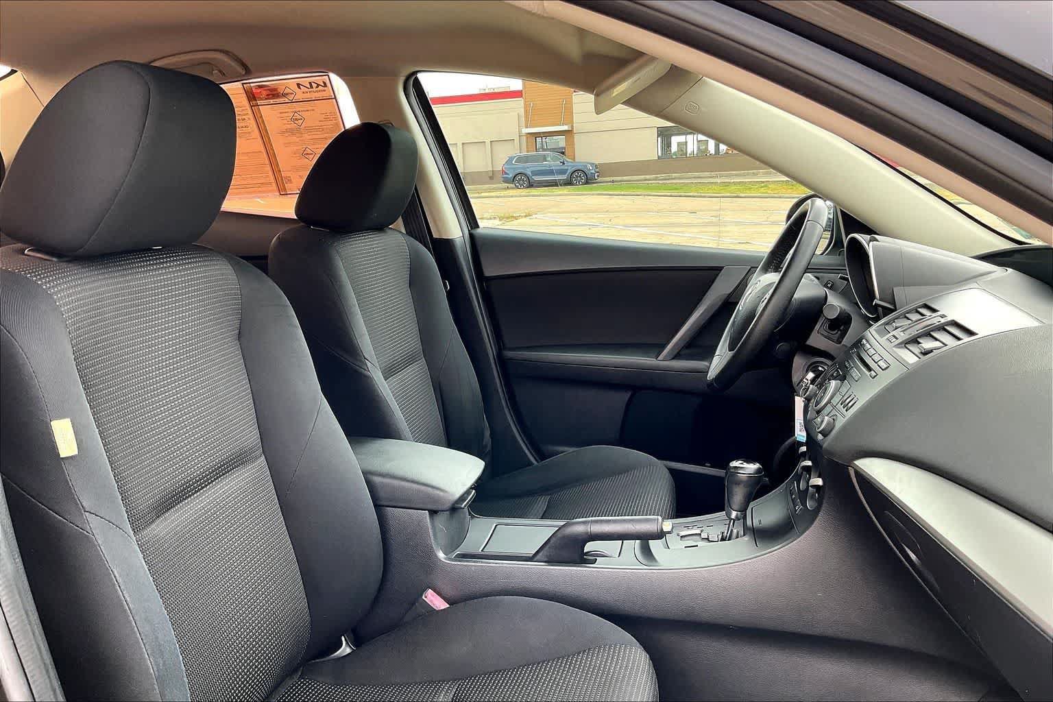 Used 2012 MAZDA MAZDA3 i Touring FWD image 12