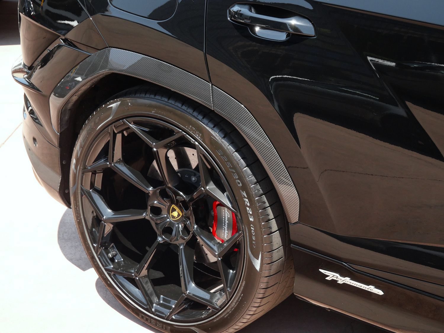 Used 2024 Lamborghini Urus Performante AWD/4WD image 29