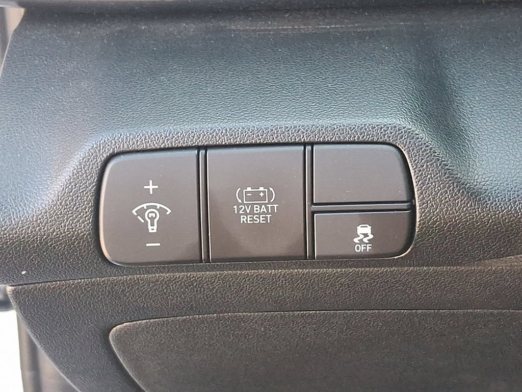 Used 2025 Hyundai Elantra SEL FWD image 26