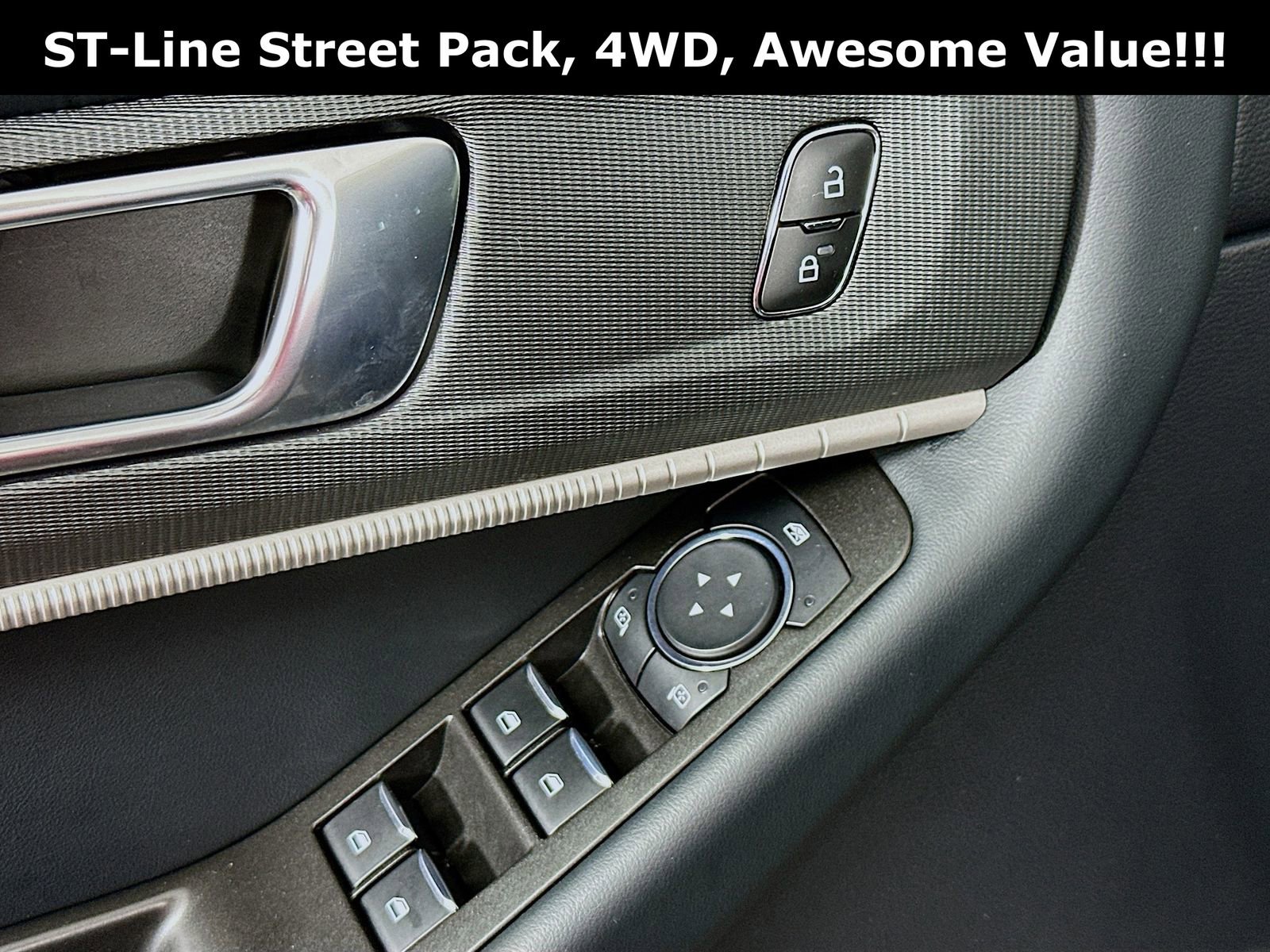 Used 2025 Ford Explorer ST-Line w/ ST-Line Street Pack image 19