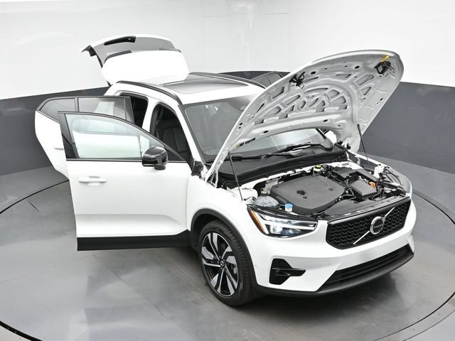 Used 2023 Volvo XC40 B5 Ultimate w/ Protection Package Premier AWD/4WD image 49