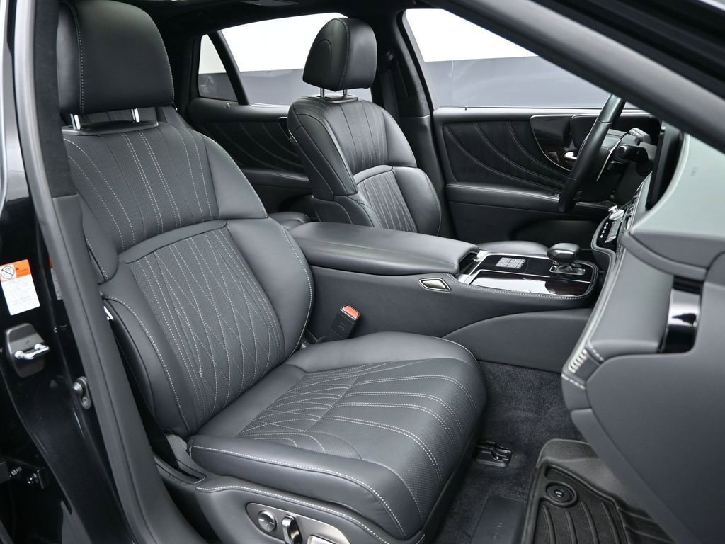 Used 2023 Lexus LS 500 AWD image 28