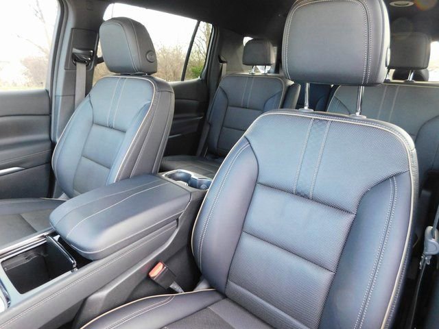 Used 2025 Chevrolet Traverse High Country w/ LPO, Floor Liner Package image 15