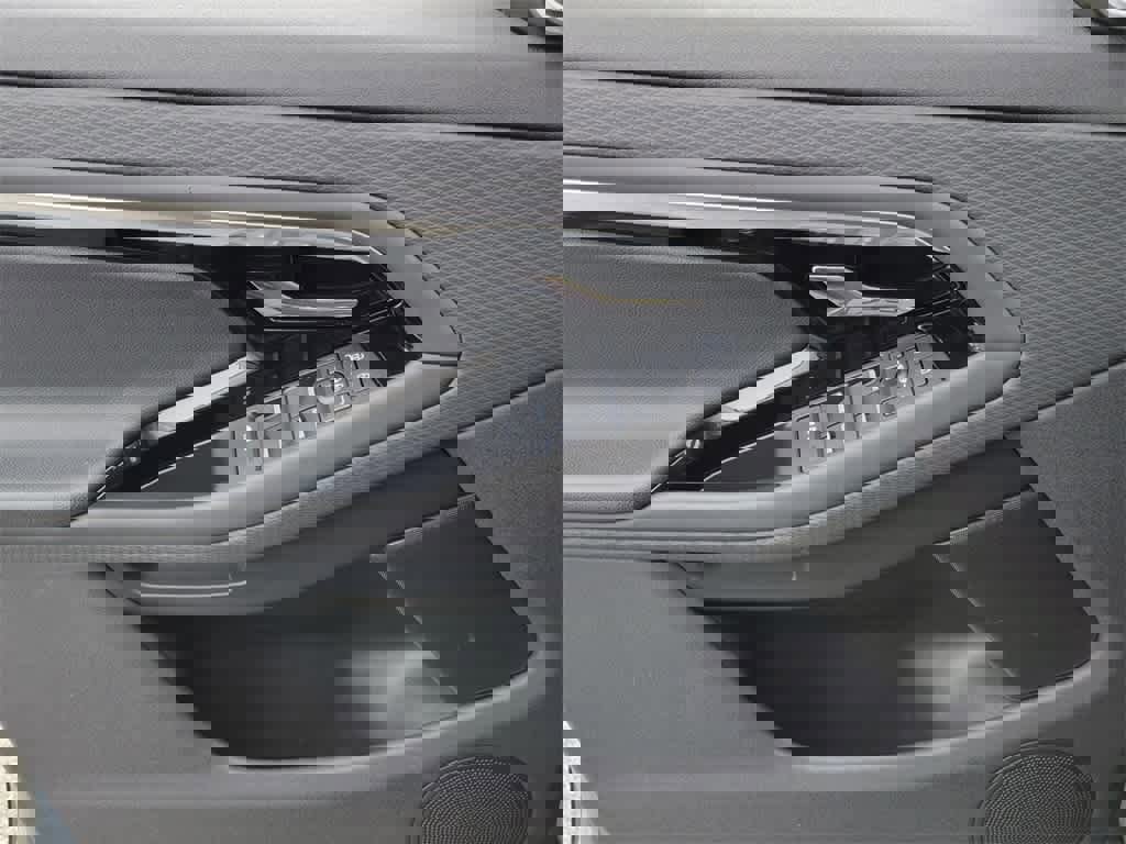 Used 2023 Land Rover Range Rover Evoque R-Dynamic S image 20