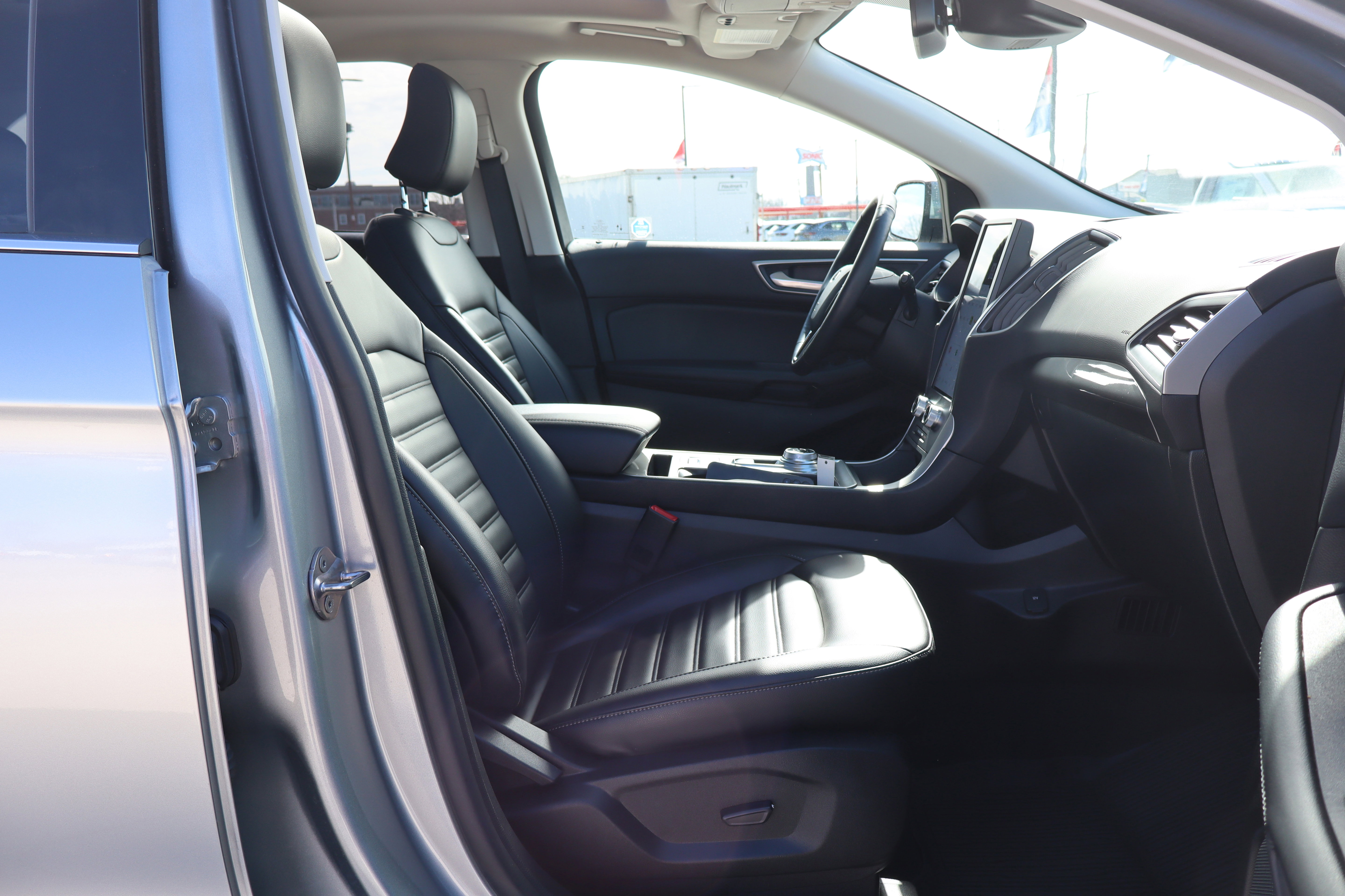 Used 2024 Ford Edge SEL w/ Convenience Package image 13