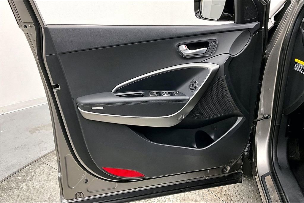 Used 2018 Hyundai Santa Fe Sport image 18