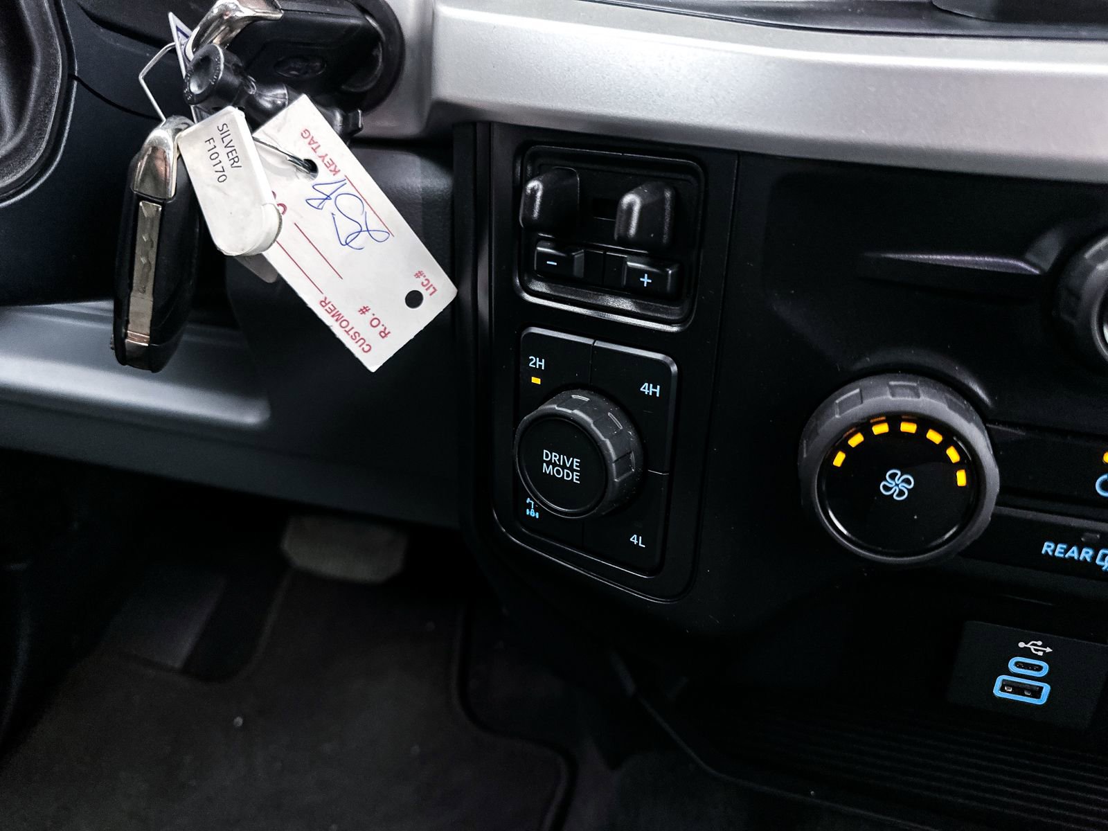 Used 2024 Ford F250 XLT w/ FX4 Off-Road Package image 22