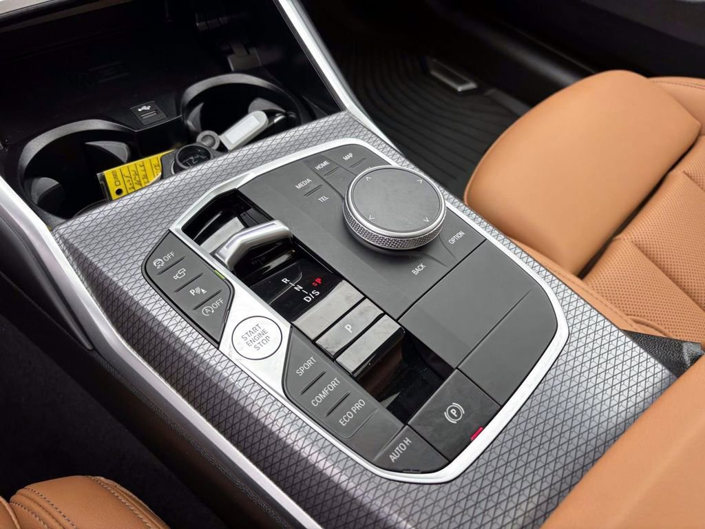 Used 2025 BMW 330i xDrive Sedan w/ Premium Package image 23
