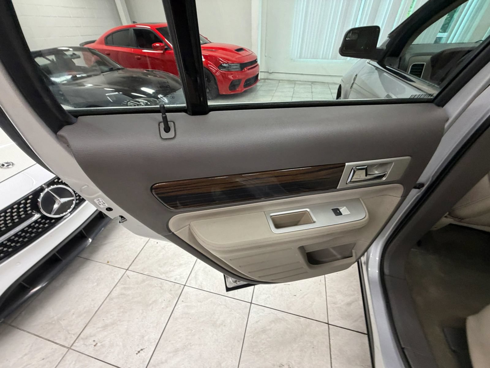 Used 2010 Lincoln MKX 2WD image 15