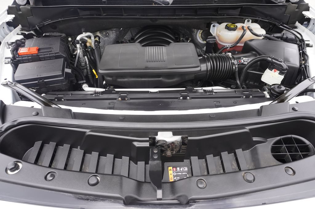 Used 2023 GMC Yukon SLT w/ SLT Premium Package RWD image 29