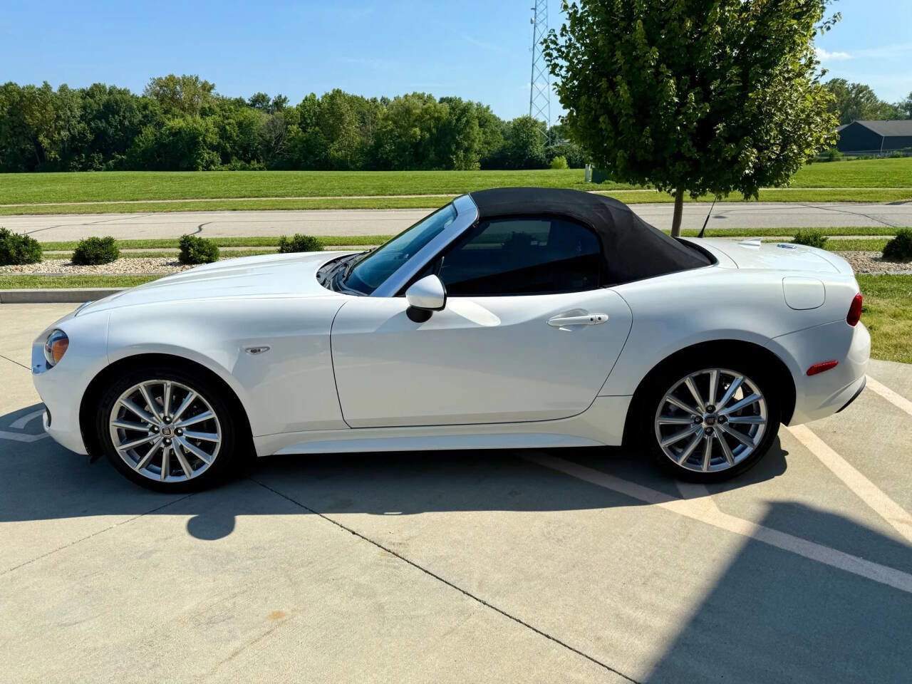 Used 2017 FIAT 124 Spider Lusso image 5