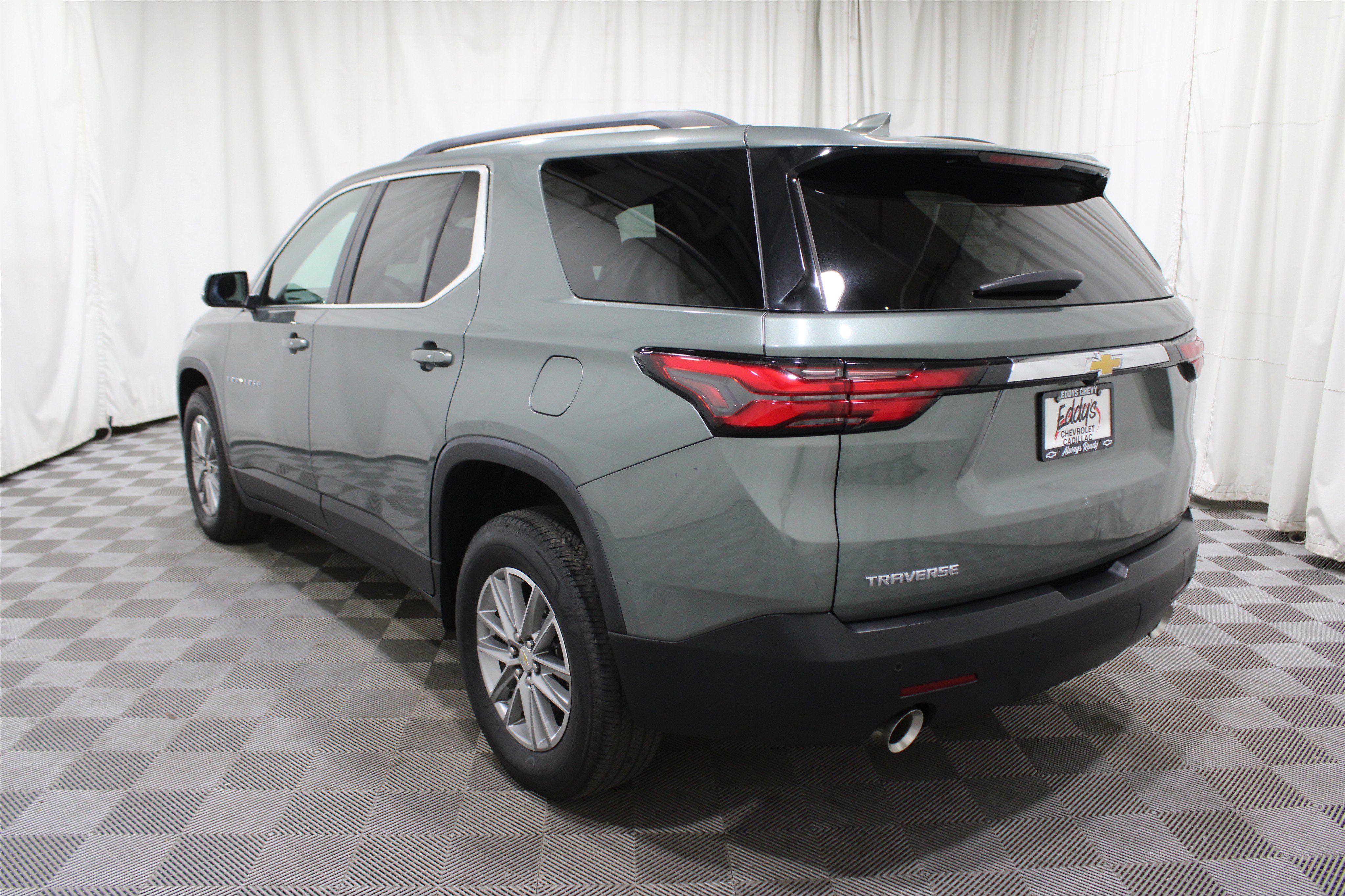 Used 2023 Chevrolet Traverse LT image 37