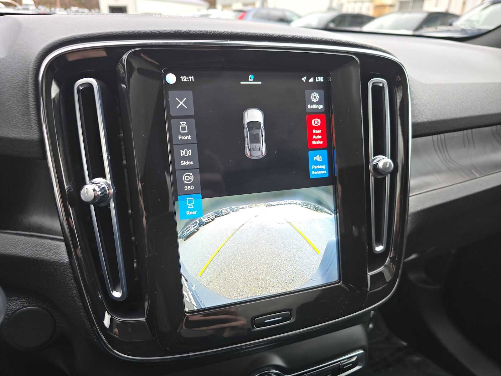 Certified 2023 Volvo C40 P8 Recharge Ultimate image 32