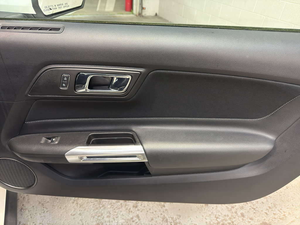 Used 2017 Ford Mustang Coupe RWD image 21