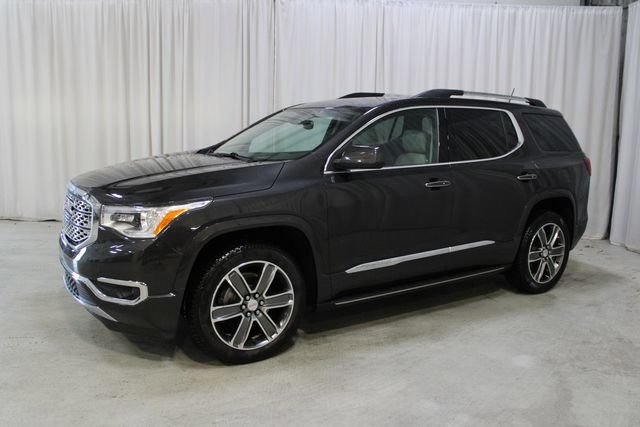 Used 2017 GMC Acadia Denali w/ Technology Package FWD image 30