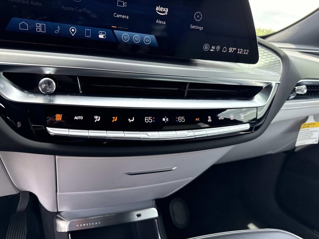 New 2025 Cadillac Lyriq Luxury image 25