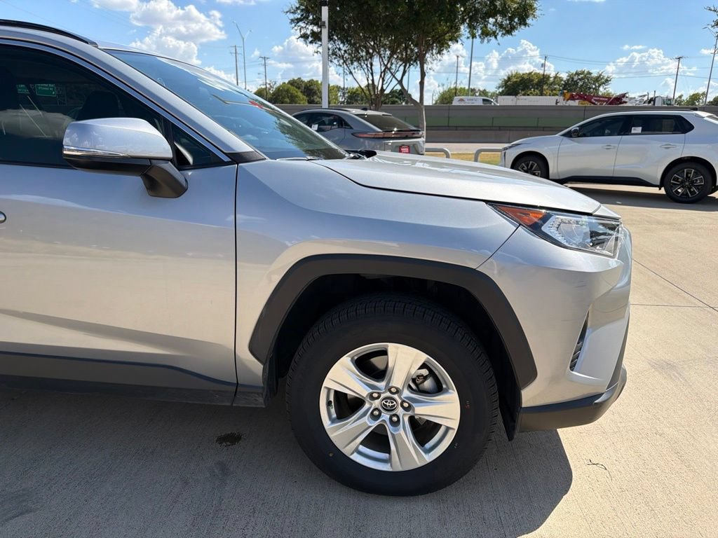 Used 2020 Toyota RAV4 XLE w/ Convenience Package FWD image 8