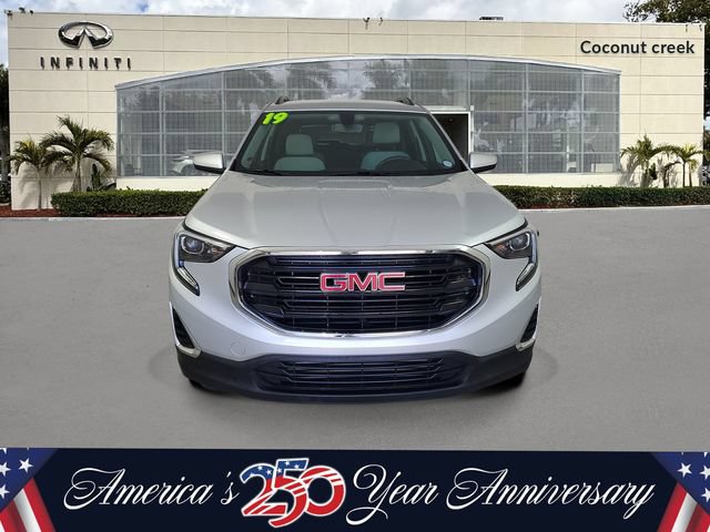 Used 2019 GMC Terrain SLE w/ Driver Convenience Package FWD image 2