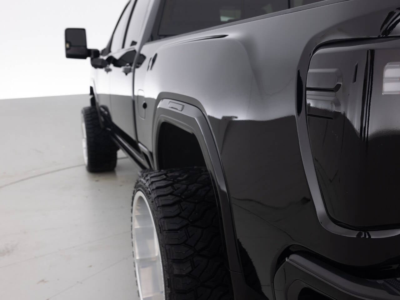 Used 2025 GMC Sierra 2500 Denali w/ Denali Reserve Package AWD/4WD image 13