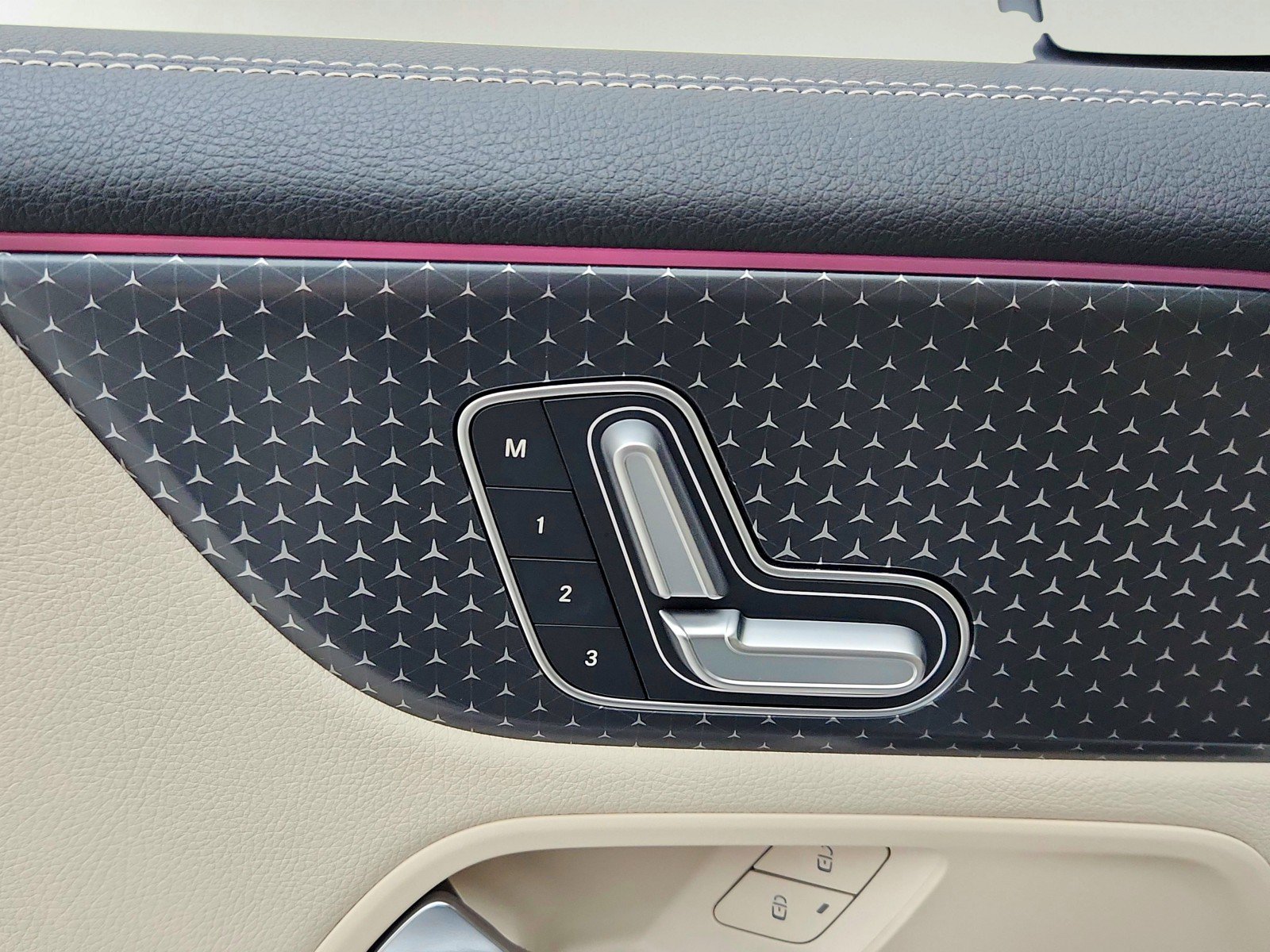 Certified 2024 Mercedes-Benz EQB 250+ image 25