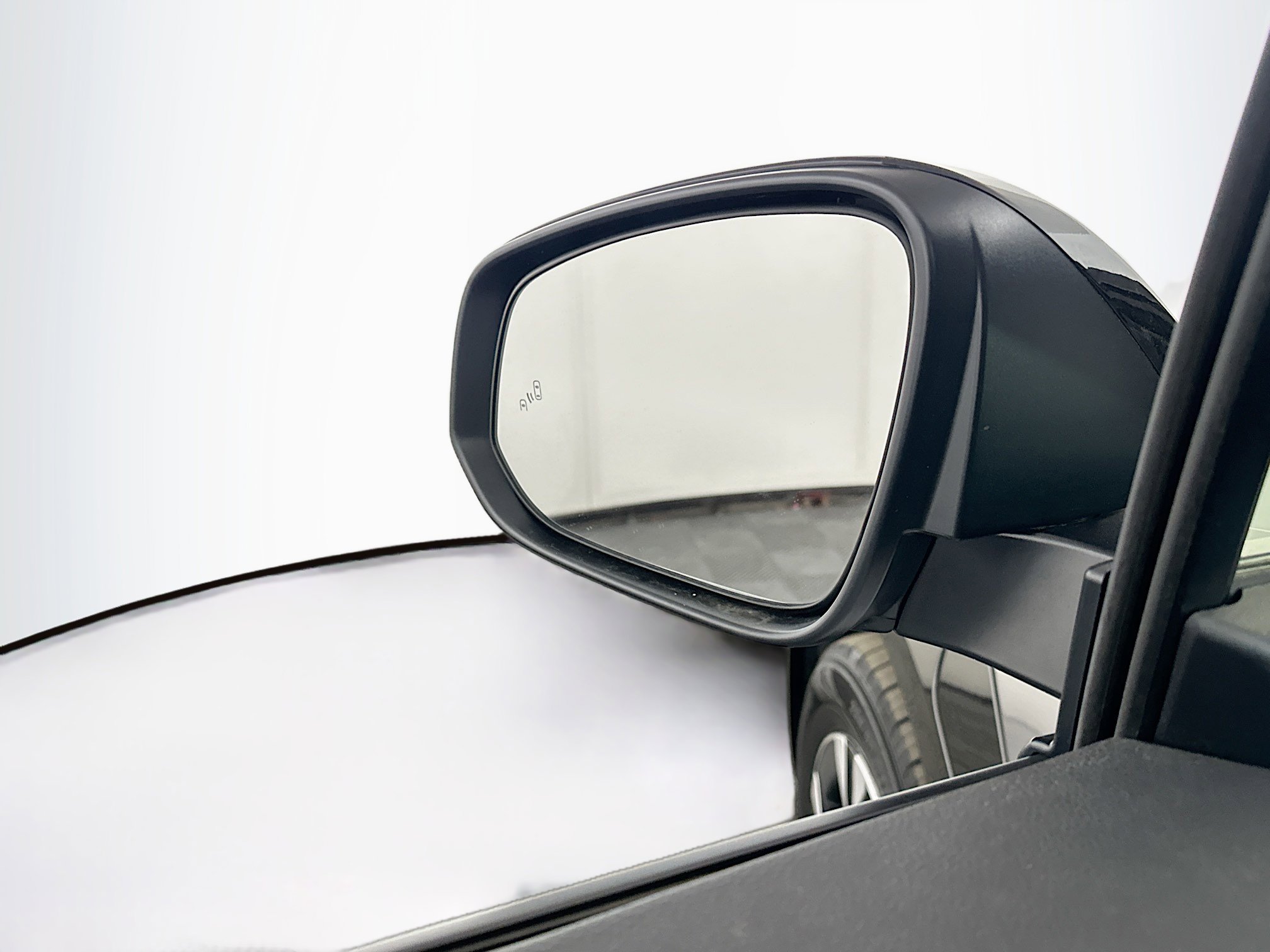 Used 2024 Toyota bZ4X XLE w/ Weather Package AWD/4WD image 16