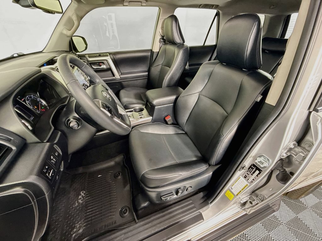Used 2021 Toyota 4Runner Limited AWD/4WD image 22