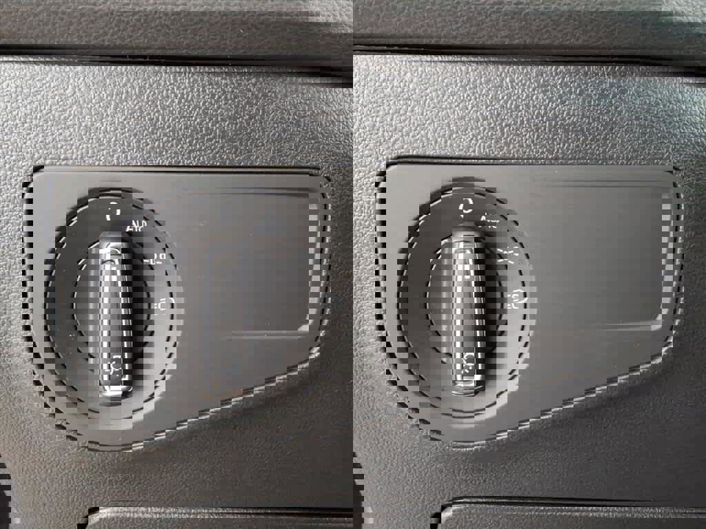 Certified 2023 Volkswagen Tiguan SE image 11