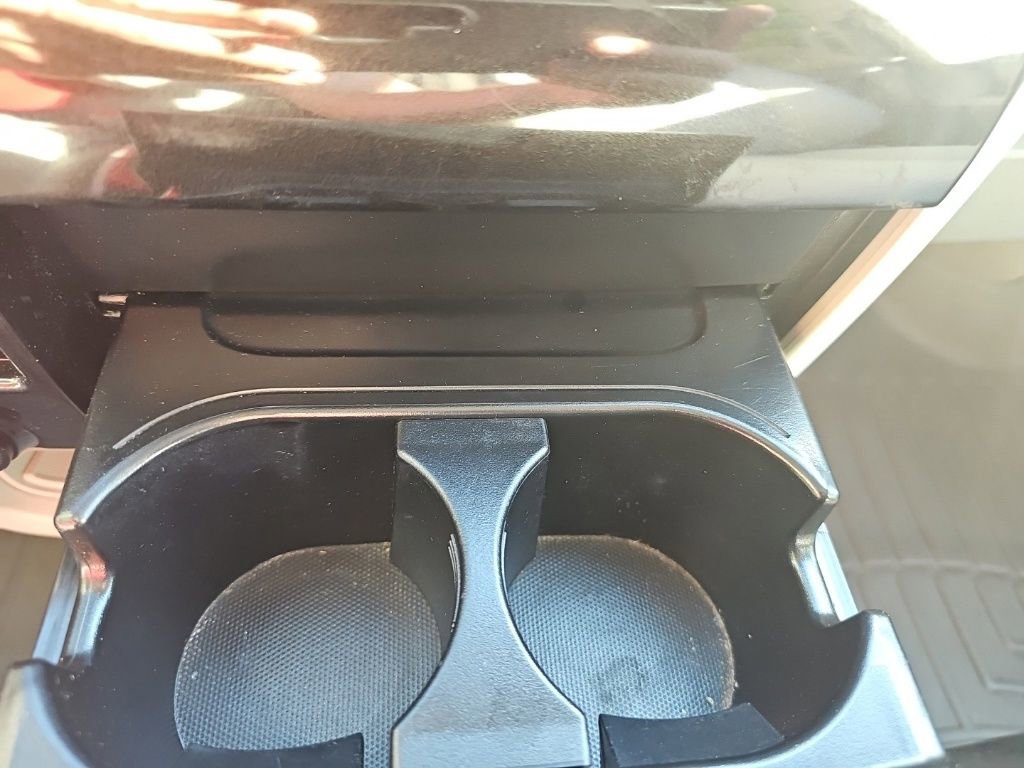 Used 2013 Toyota Sienna LE FWD image 23