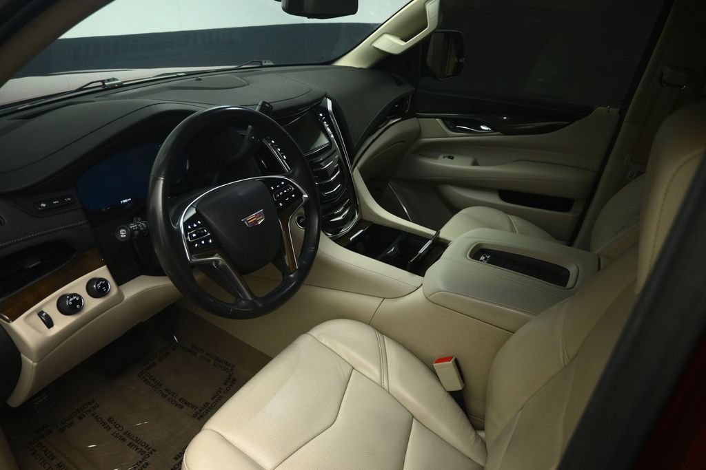 Used 2019 Cadillac Escalade Luxury w/ LPO, Radiant Package AWD/4WD image 45